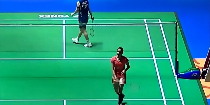 场上大放异 场上大放异