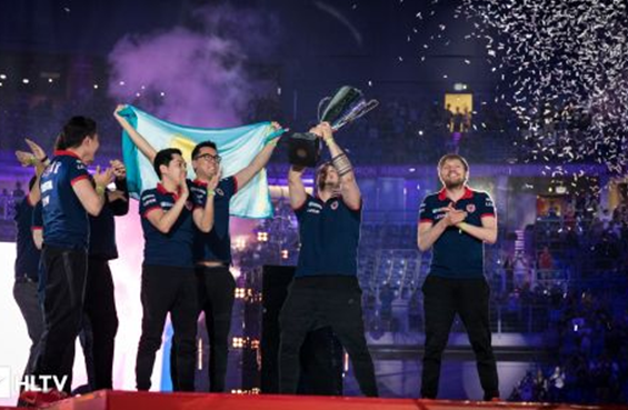 对于参加季 对于参加季