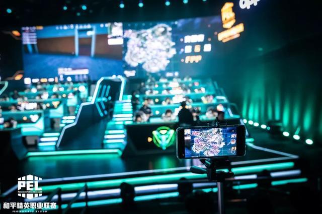 勇士队的 勇士队的